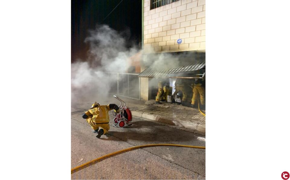 S'incendia el magatzem d'un bar a Cocentaina