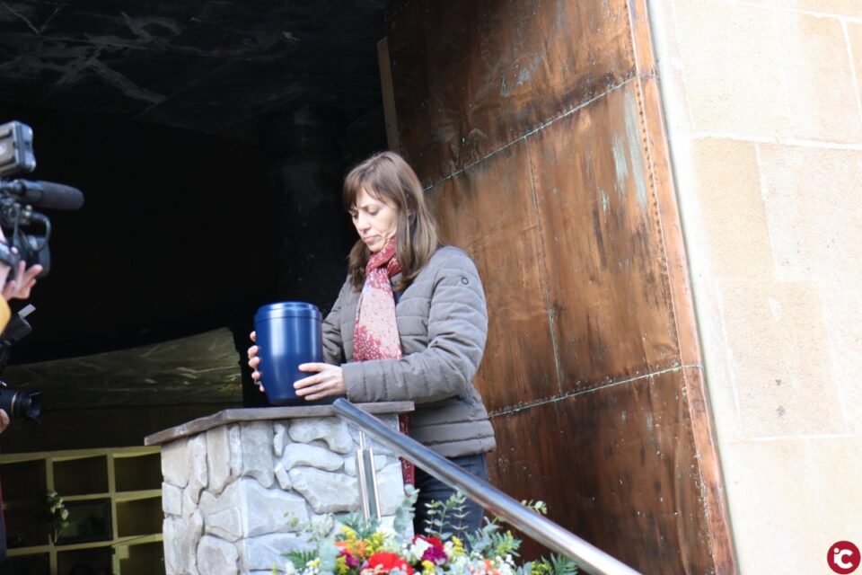 Les restes d'Isabel-Clara Simó ja descansen al Cenotafi del Cementiri d'Alcoi