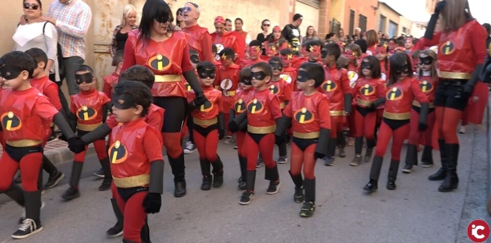 Los alumnos y alumnas del CEIP Virgen del Rosario disfrutan del Carnaval