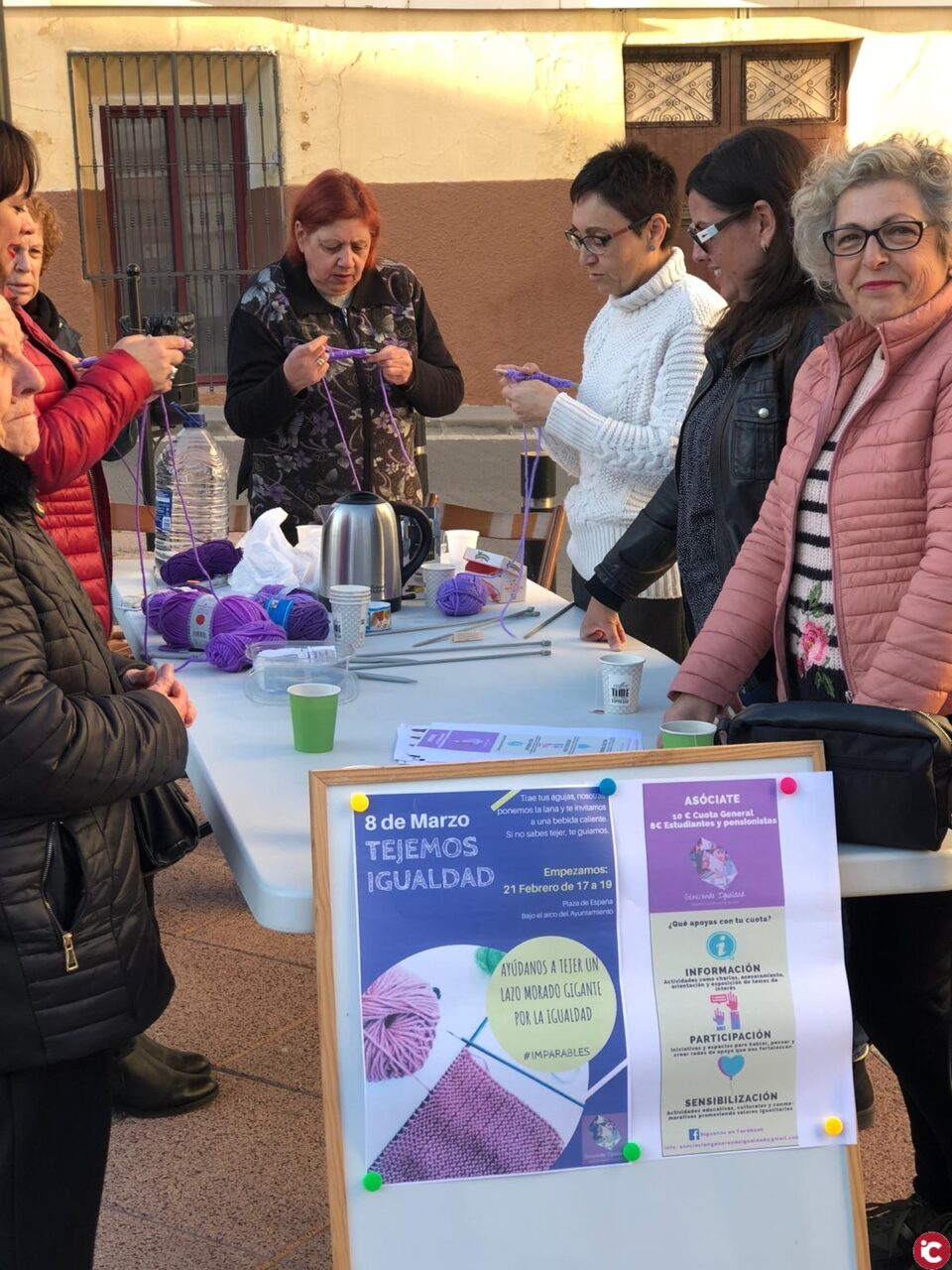 La asociación feminista Generando Igualdad de Salinas se presenta este sábado con una llamativa actividad para conmemorar el 8 de Marzo