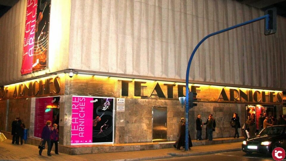 Avís de suspensió d'activitat al Teatre Arniches