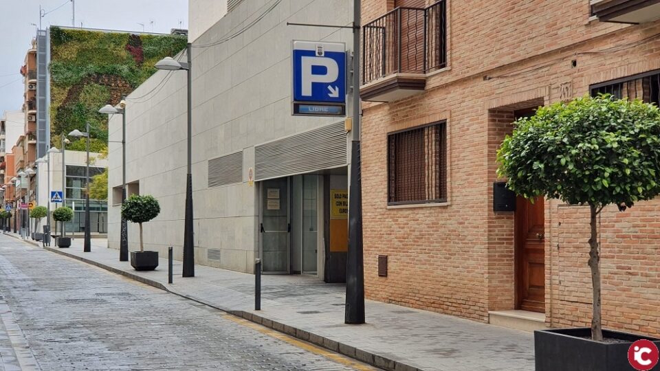 El Ayuntamiento deja el parking gratuito a los trabajadores municipales y de la zona centro