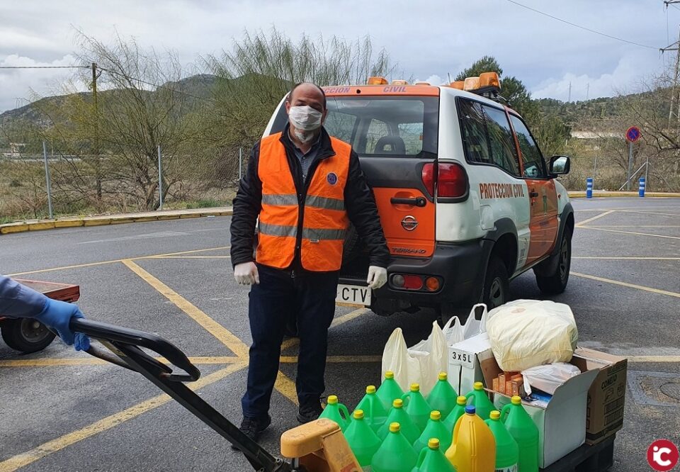 El Ayuntamiento de Salinas entrega al Hospital Universitario de Elda diverso material sanitario