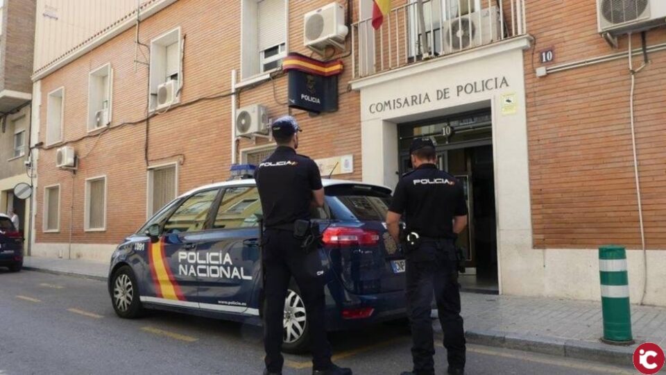 La Policía Nacional ha descubierto actividad deportiva encubierta en un gimnasio a puerta cerrada