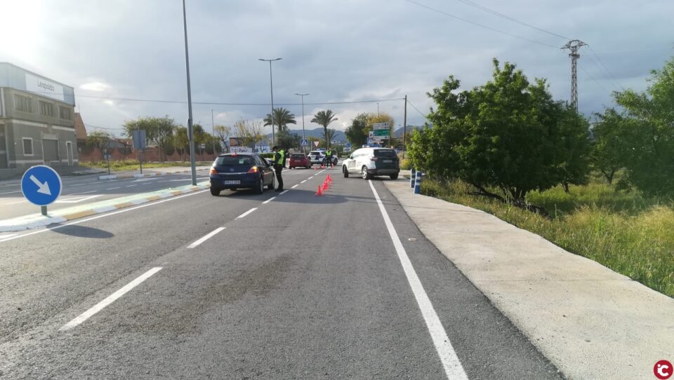 Se aumentan los controles de vigilancia circulación de PERSONAS y VEHICULOS en la vía publica