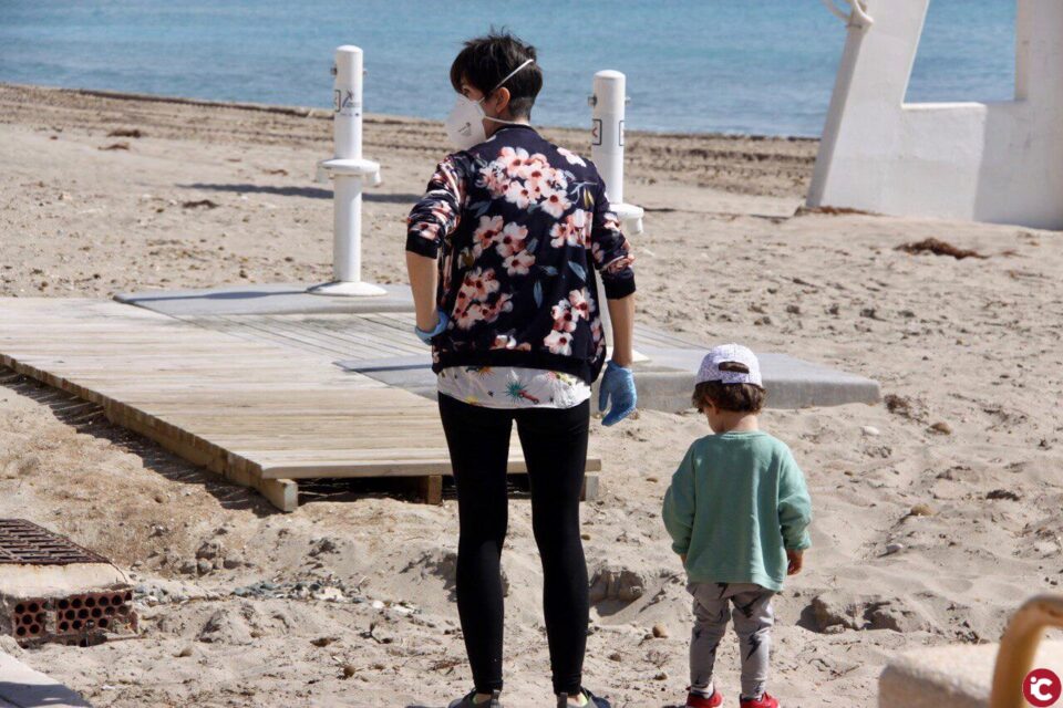 El Ayuntamiento de El Campello activa a partir de hoy un dispositivo especial ante la apertura de las playas para dar paseos con los niños