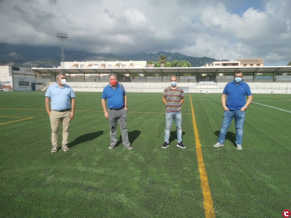 El camp de fútbol municipal de "La Llometa" estrena nova gespa