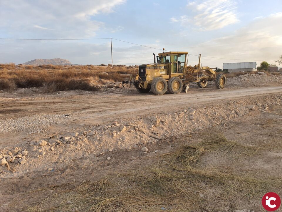 La Concejalía de Agricultura asfalta los caminos del Azud y el Porvenir