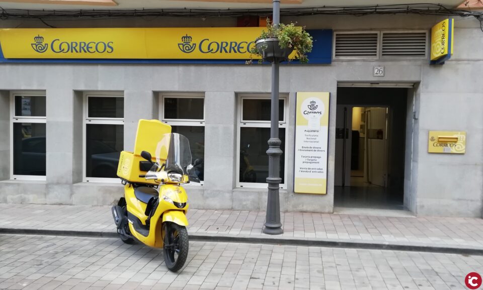 Los vecinos de Pinoso ya pueden pagar los recibos municipales en Correos