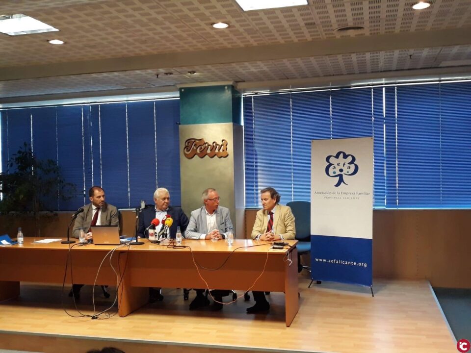 Ponencia Los retos de la empresa familiar en el siglo XXI en el Centro Comercial Ferri