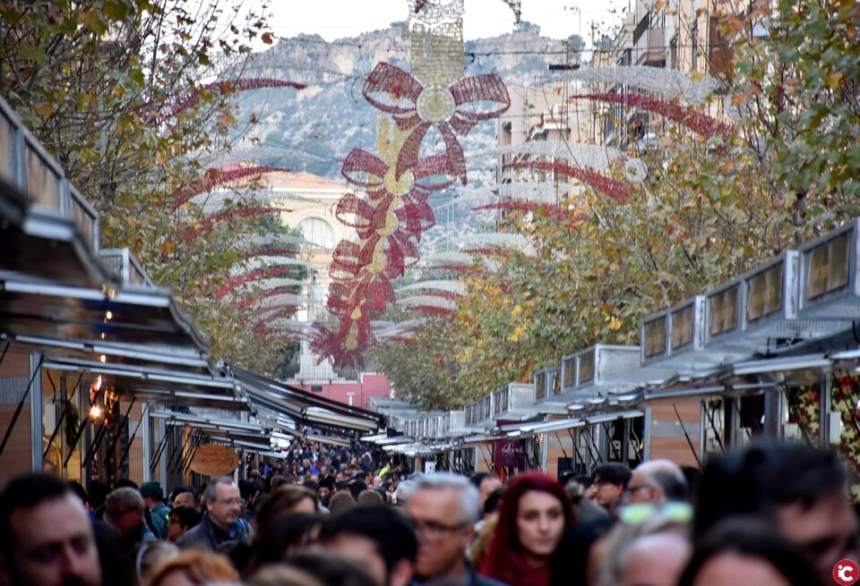 Más de 28.000 personas visitan la Feria de Navidad de Jijona en su primera jornada