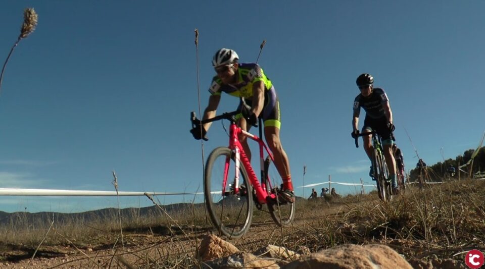 Camp de Mirra corona a los nuevos campeones Comunitat Valenciana de Ciclocross