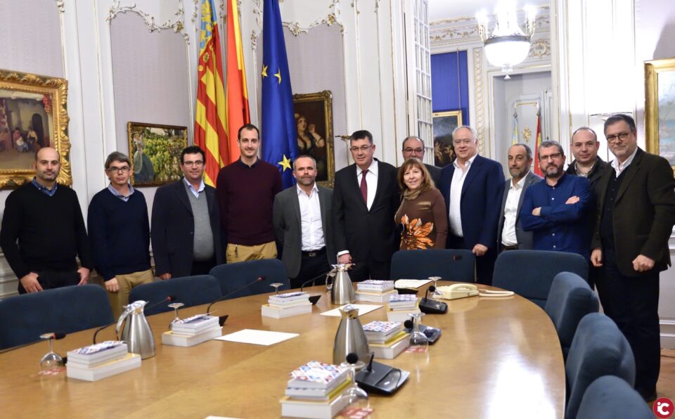 El President de les Corts rep al Palau dels Borja a la nova junta executiva de la Unió de Llauradors i Ramaders