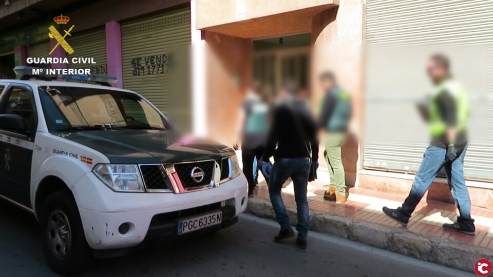 La Guardia Civil desarticula dos activos puntos de venta de cocaína situados en el núcleo urbano de El Campello