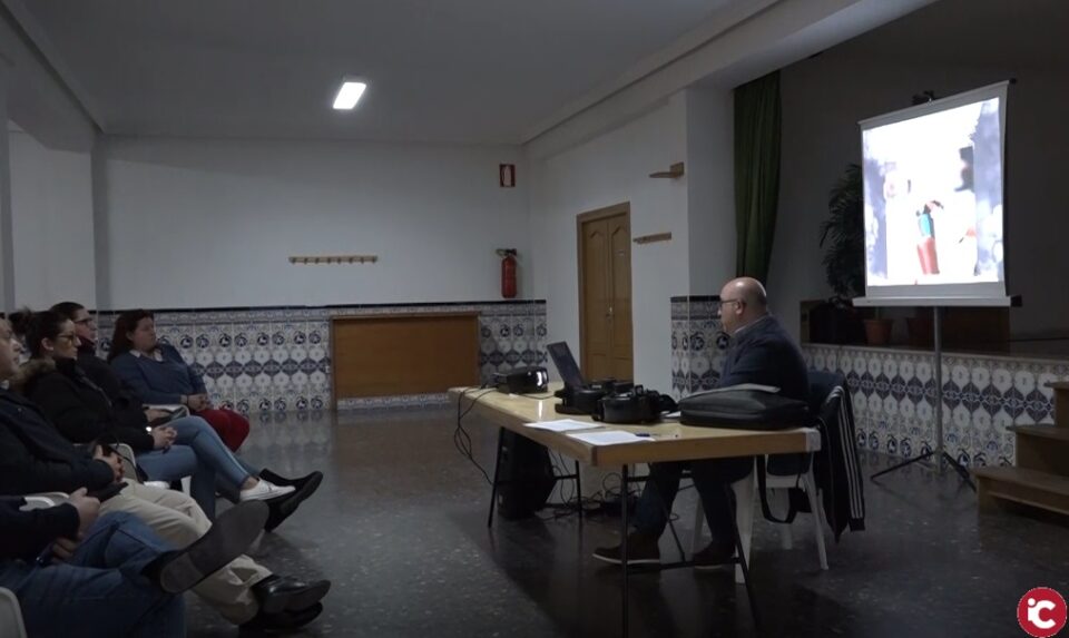 Reunión informativa en Salinas sobre la pólvora