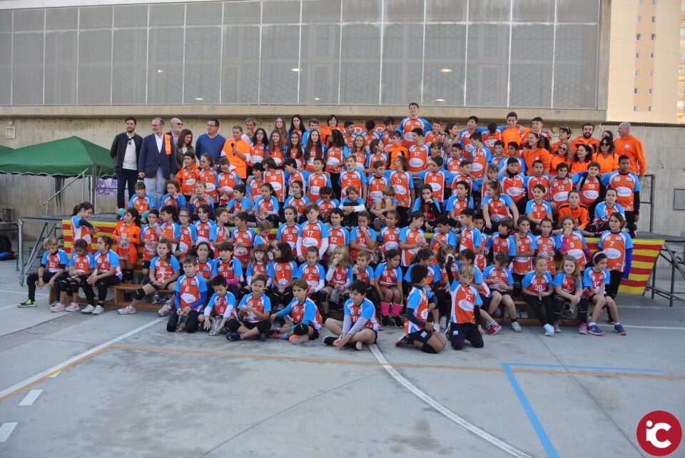 Multitudinaria presentación de los equipos del Club Voleibol Fabraquer de El Campello