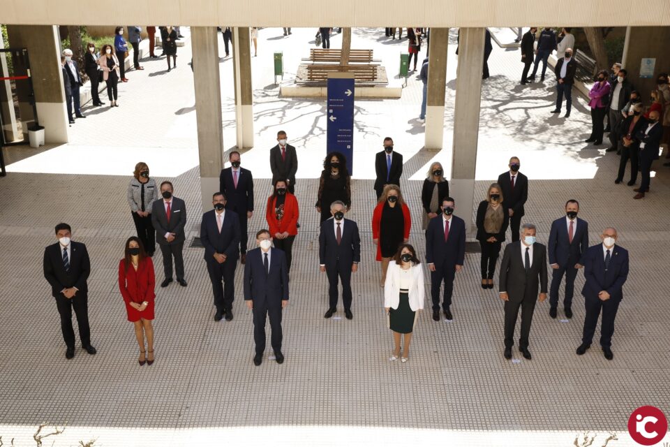 Amparo Navarro toma posesión como rectora de la Universidad de Alicante reivindicando una universidad democrática