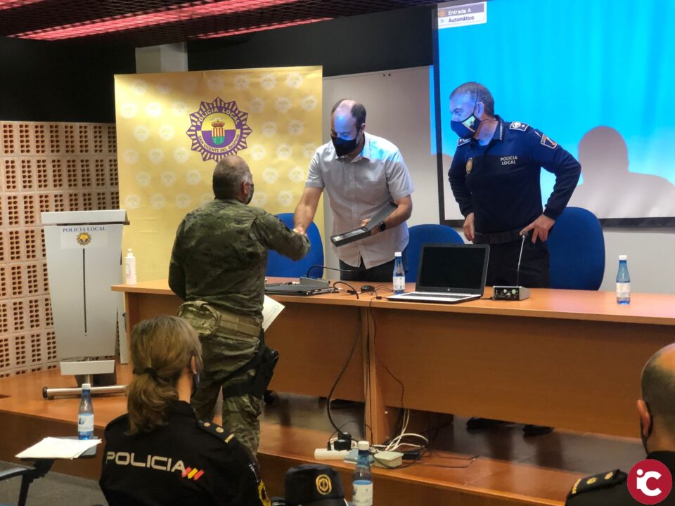 La Policía Local de San Vicente del Raspeig organiza un seminario sobre simuladores de tiro y uso de la fuerza policial con asistentes de toda la provincia de Alicante