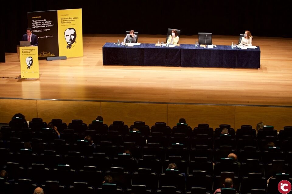 Navarro reivindica la figura de Germà Bernàcer com a model per a la Universitat d'Alacant