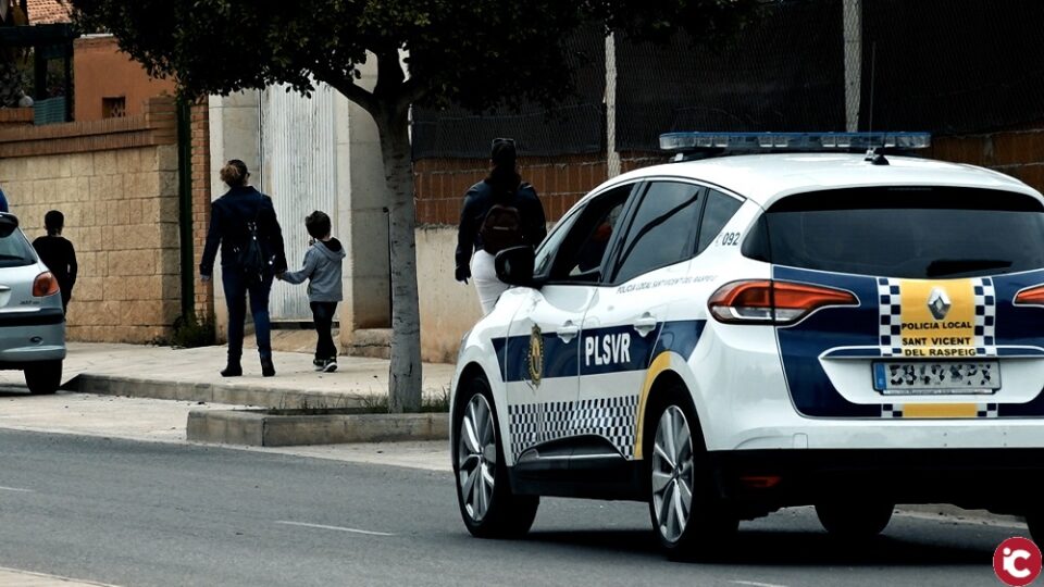 Policía Local de San Vicente del Raspeig detiene a dos personas por un presunto robo en el CEIP La Almazara