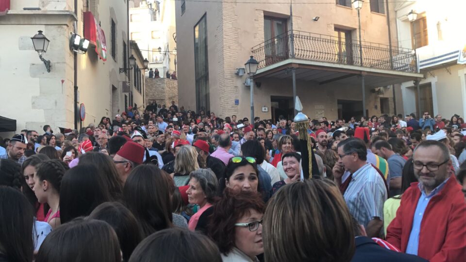 Arriben les festes a Biar amb la Prova de Campanes i la Desfilada de Comparses