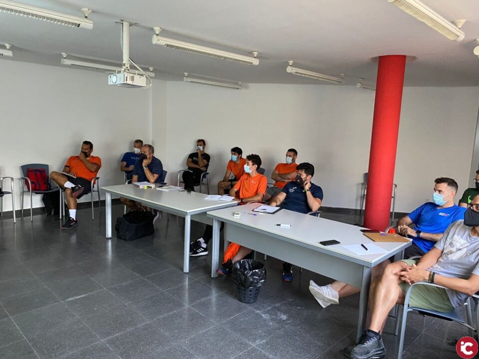 San Vicente del Raspeig acoge un curso de entrenadores de fútbol para profesionales de este deporte