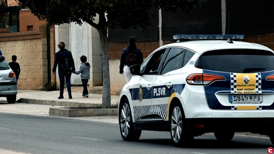 La Policía Local de San Vicente del Raspeig detiene a tres menores como presuntos autores de robo en el CEIP Reyes Católicos