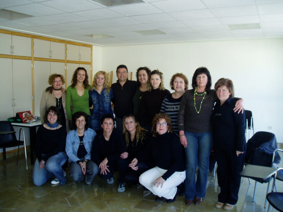 EL ALCALDE CLAUSURA UN CURSO DE ENFERMERÍA GERIÁTRICA PARA MUJERES DESEMPLEADAS