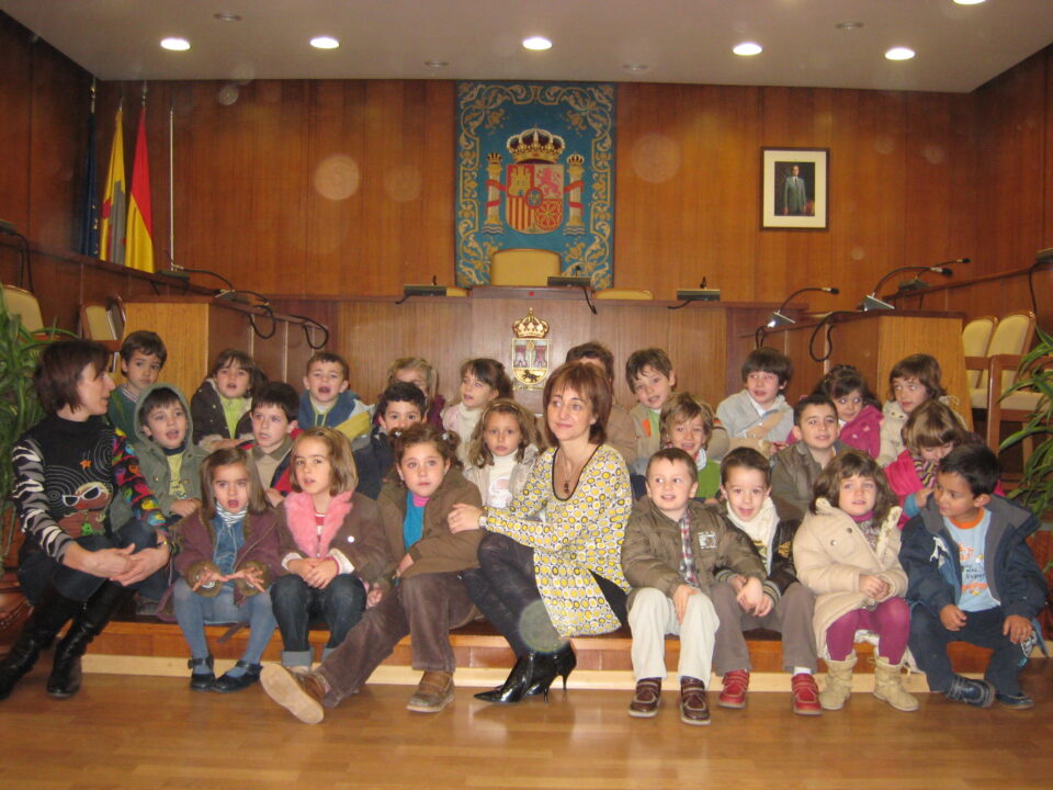 Alumnos del Colegio San Juan y San Pablo visitan el Ayuntamiento