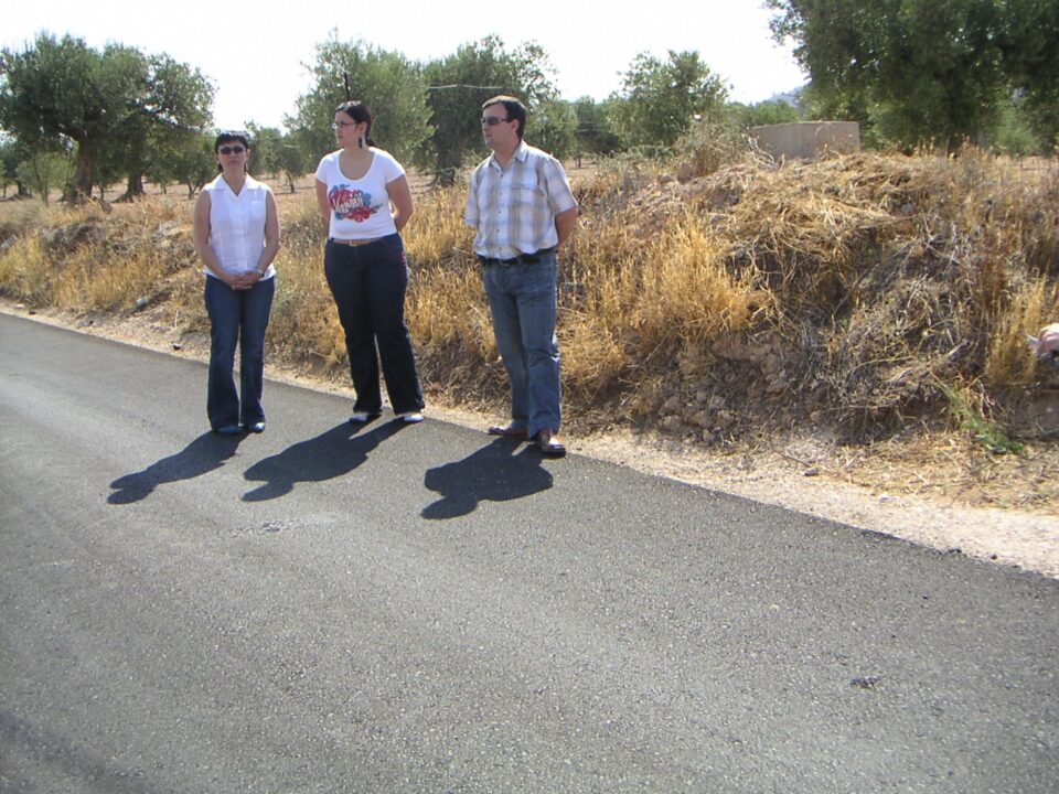 La Concejalía de Agricultura asfalta tres caminos