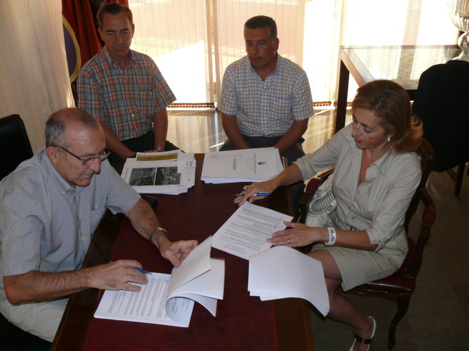 ADJUDICACIÓN SUMINISTRO AGUA POTABLE. BANYERES