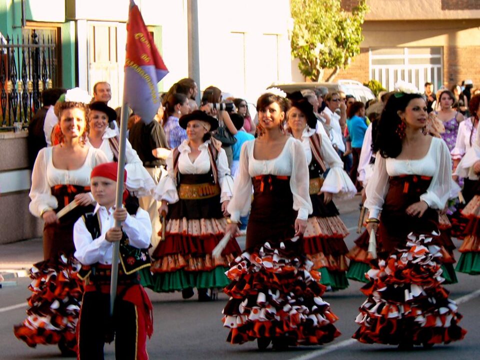 Moros y Cristianos en Salinas : Vídeos y Fotografías