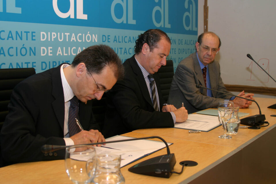 SUMA PARTICIPARÁ DURANTE EL CURSO ACADÉMICO 2006-2007 EN EL X MÁSTER DE TRIBUTACIÓN QUE ORGANIZA LA UNIVERSIDAD DE ALICANTE CON UNA APORTACIÓN DE 12.000 