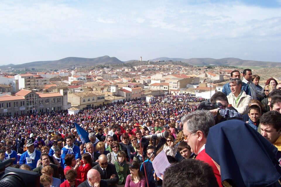 Cientos de ciudadanos del Vinalopó y la Foia reciben la Bendición de Nuestro Padre Jesús en Tobarra