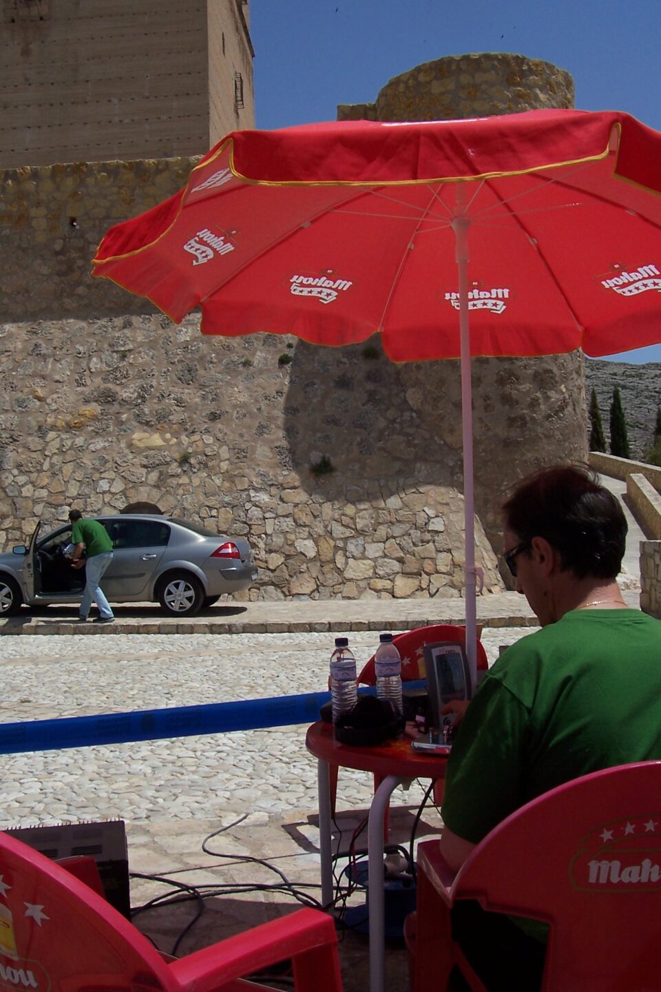 Los radioaficionados venden el Castillo de la Atalaya a Italia