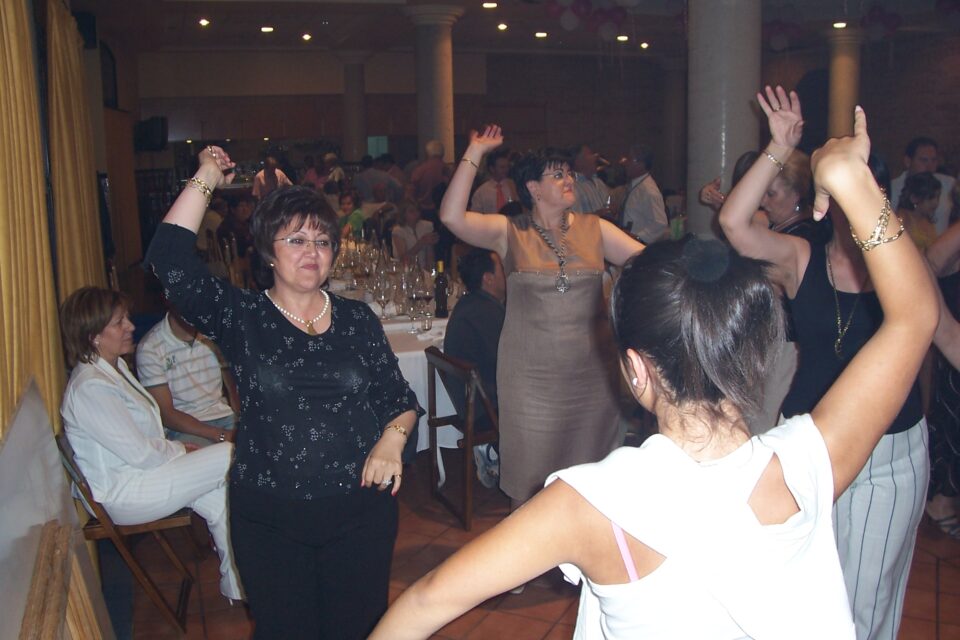 Los rocieros celebran la misa sabatina y cena de Hermandad