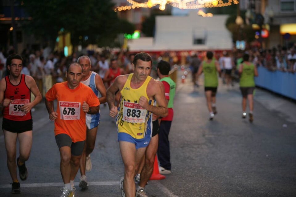 Gema Barrachina ha conseguido el título autonómico absoluto en la prueba de 1500 m.l.